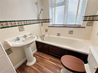 BATHROOM/WC